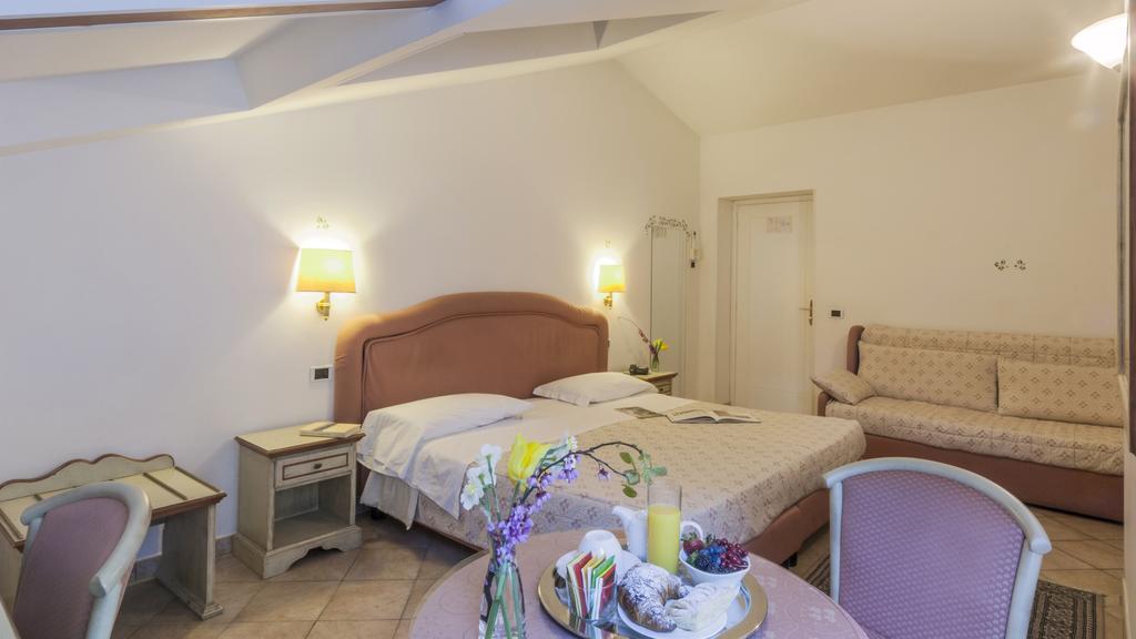 Hotel Kursaal Passignano sul Trasimeno Eksteriør bilde