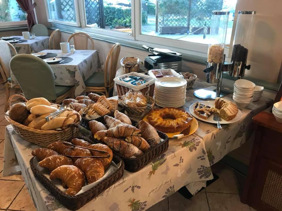 Hotel Kursaal Passignano sul Trasimeno Eksteriør bilde